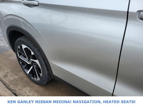 Used 2024 Mitsubishi Outlander image 14