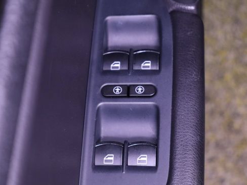 Used 2013 Volkswagen Touareg VR6 AWD/4WD image 36