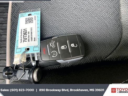 Used 2025 RAM 1500 Laramie w/ Night Edition AWD/4WD image 9