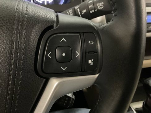 Used 2016 Toyota Highlander XLE image 12