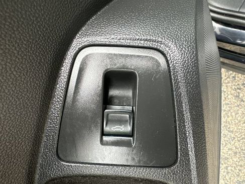 Used 2023 Volkswagen Tiguan SEL R-Line AWD/4WD image 28