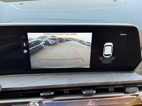 Used 2025 Kia Telluride AWD image 27