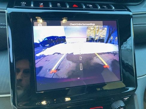 Used 2023 Jeep Grand Cherokee Laredo X image 18