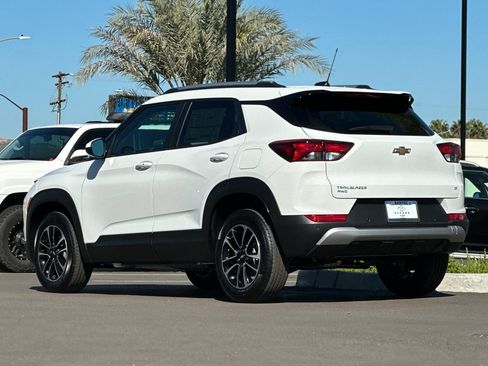 New 2026 Chevrolet TrailBlazer LT w/ LPO, Blackout Package AWD/4WD image 6