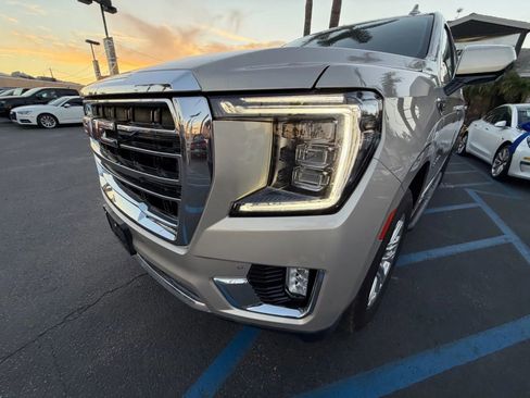 Used 2023 GMC Yukon XL SLT image 4