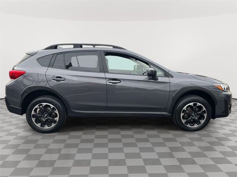 Used 2023 Subaru Crosstrek 2.0i Premium image 8