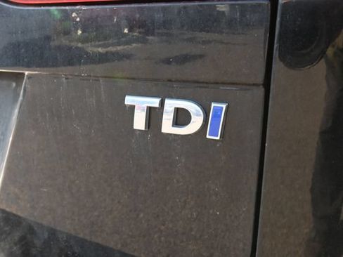 Used 2015 Volkswagen Golf TDI SE FWD image 5