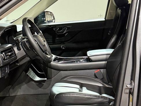 Used 2023 Lincoln Aviator 2WD w/ Premium Package image 37