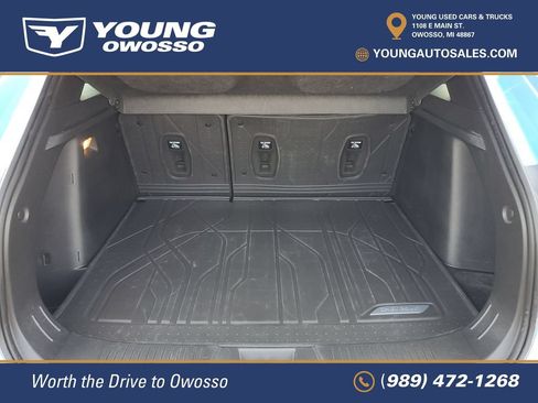 Certified 2024 Chevrolet Trax RS w/ Sunroof Package FWD image 32
