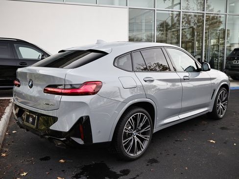 Used 2025 BMW X4 xDrive30i w/ Premium Package image 9