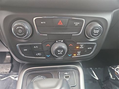 Used 2021 Jeep Compass 80th Special Edition w/ Sun and Sound Group image 18