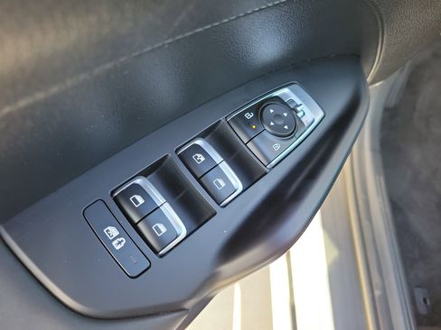 Used 2025 Kia K5 LXS image 15