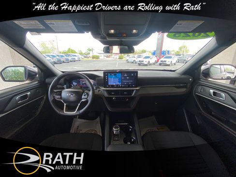 Used 2025 Ford Explorer ST-Line AWD/4WD image 17