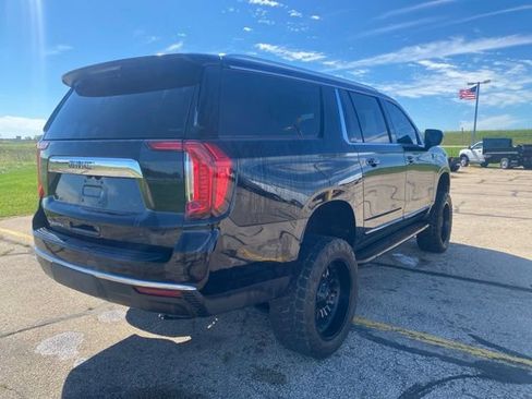 Used 2024 GMC Yukon XL SLT AWD/4WD image 4