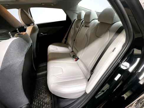 Used 2025 Hyundai Elantra Limited image 26