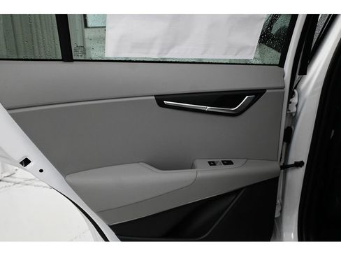New 2026 Kia Niro Wave w/ Wave Preserve Package FWD image 11