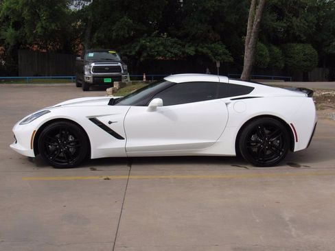 Used 2019 Chevrolet Corvette Stingray Coupe w/ Carbon Flash Badge Package image 4