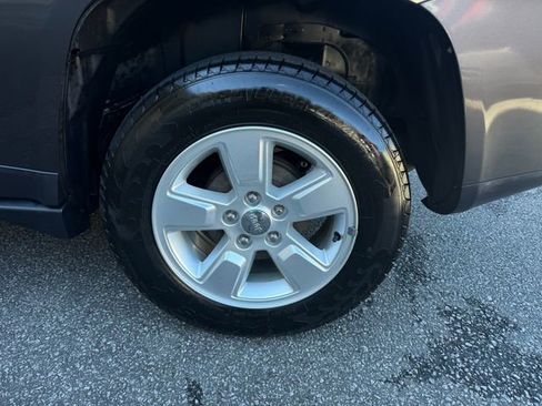 Used 2016 Jeep Compass Sport w/ Power Value Group image 32