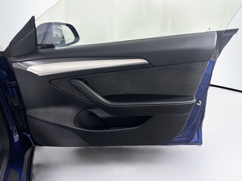 Used 2023 Tesla Model 3 Standard Range image 31