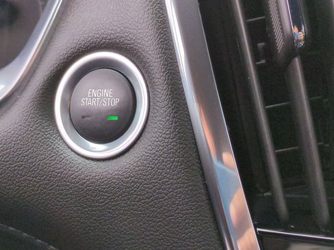 Certified 2023 Chevrolet Traverse LT AWD/4WD image 16