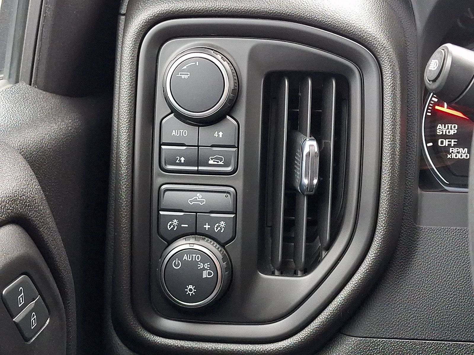 Used 2023 Chevrolet Silverado 1500 Custom AWD/4WD image 24