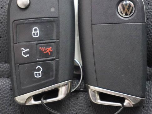 Used 2017 Volkswagen Golf Wolfsburg Edition FWD image 22