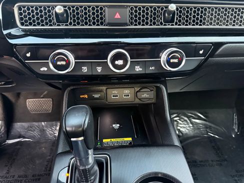 Used 2024 Honda Civic Touring image 32