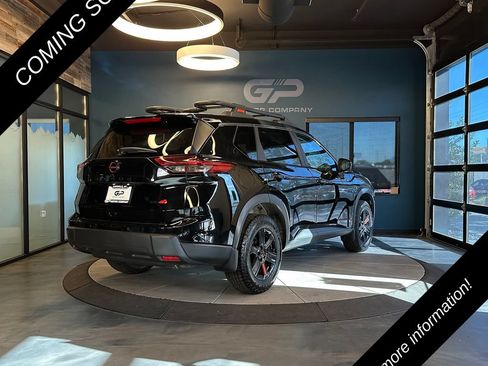 Used 2025 Nissan Rogue SV AWD/4WD image 3