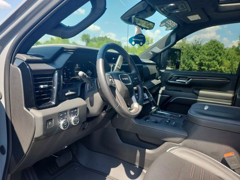 Used 2025 GMC Sierra 2500 AT4X AWD/4WD image 18