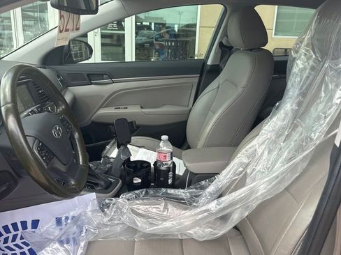 Used 2018 Hyundai Elantra Limited w/ Limited Ultimate Package 02 FWD image 6
