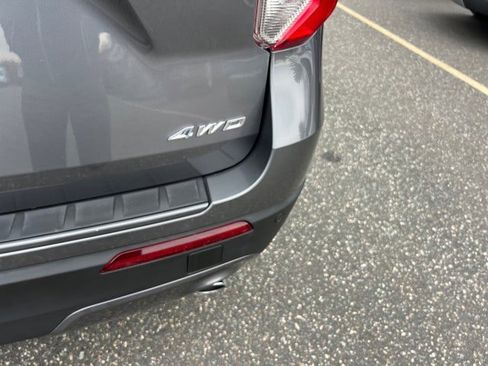 Certified 2022 Ford Explorer XLT w/ Equipment Group 202A image 26