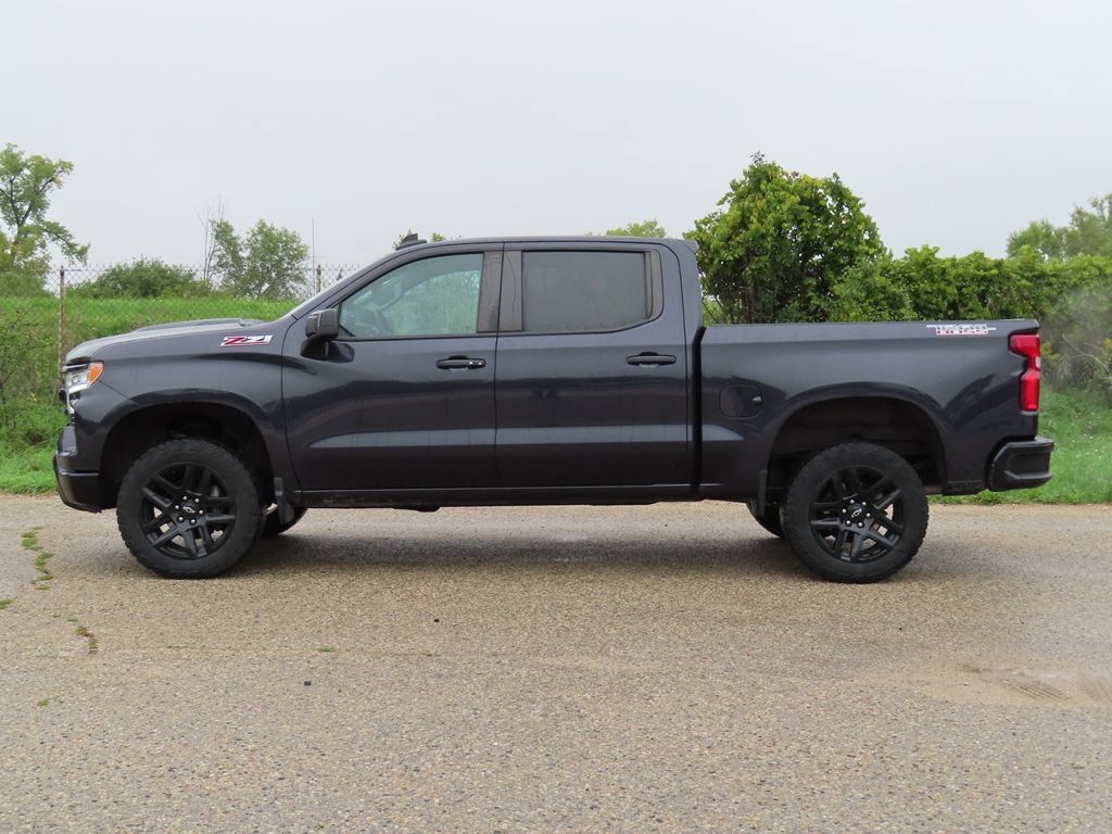 Used 2024 Chevrolet Silverado 1500 LT Trail Boss w/ Convenience Package II AWD/4WD image 7