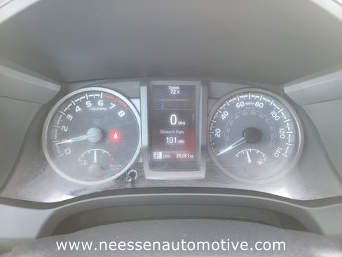 Used 2023 Toyota Tacoma TRD Sport w/ Technology Package image 21