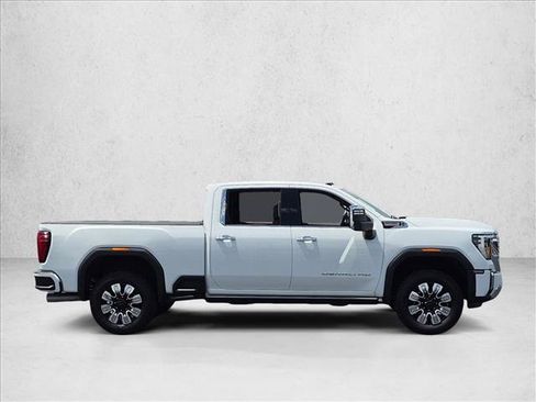 Used 2026 GMC Sierra 2500 Denali w/ Denali Reserve Package AWD/4WD image 4