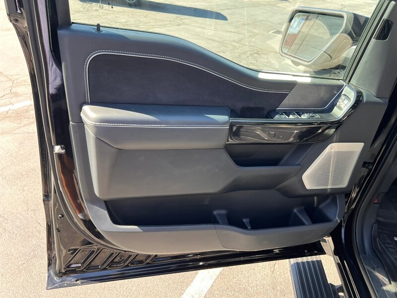 Used 2023 Ford F150 Lightning Platinum AWD/4WD image 20