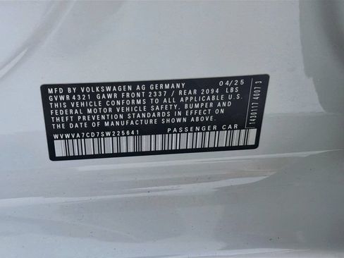 Used 2025 Volkswagen GTI Autobahn FWD image 33