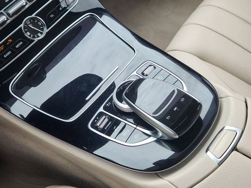 Used 2017 Mercedes-Benz E 300 4MATIC image 23