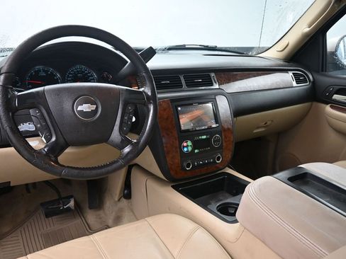 Used 2007 Chevrolet Avalanche LTZ w/ LTZ Preferred Equipment Group image 24