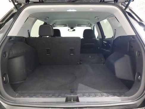 Used 2022 GMC Terrain SLE image 32