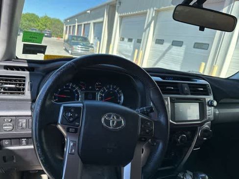 Used 2015 Toyota 4Runner SR5 image 3