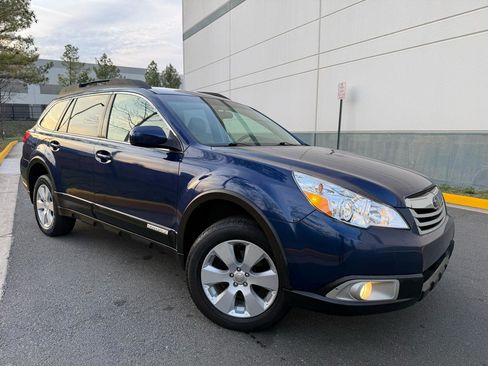 Used 2010 Subaru Outback 2.5i Premium image 1