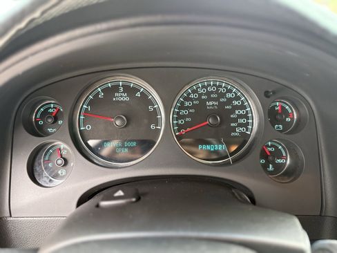 Used 2007 Chevrolet Avalanche LTZ w/ LTZ Preferred Equipment Group image 34