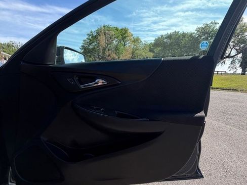 Used 2021 Chevrolet Malibu LT image 13