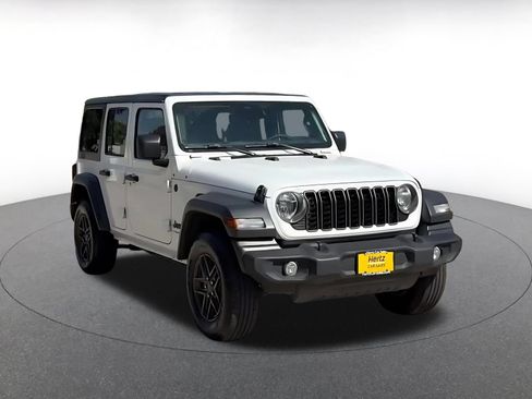 Used 2025 Jeep Wrangler Unlimited Sport AWD/4WD image 3