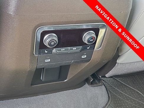 Used 2023 Chevrolet Tahoe Z71 w/ Luxury Package image 12