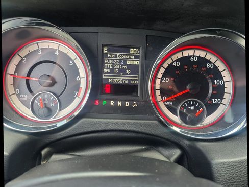 Used 2019 Dodge Grand Caravan SE FWD image 14