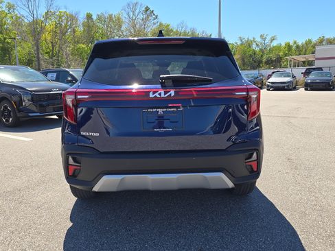 New 2026 Kia Seltos LX image 6