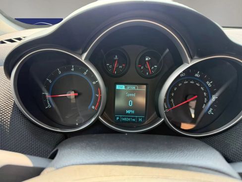 Used 2014 Chevrolet Cruze LT FWD image 19