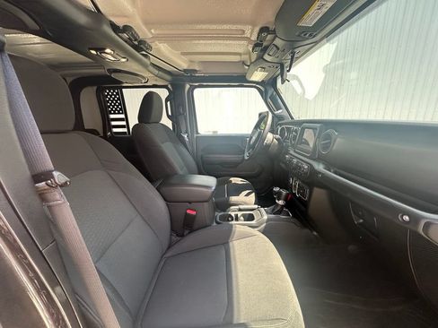 Used 2023 Jeep Gladiator Sport AWD/4WD image 20