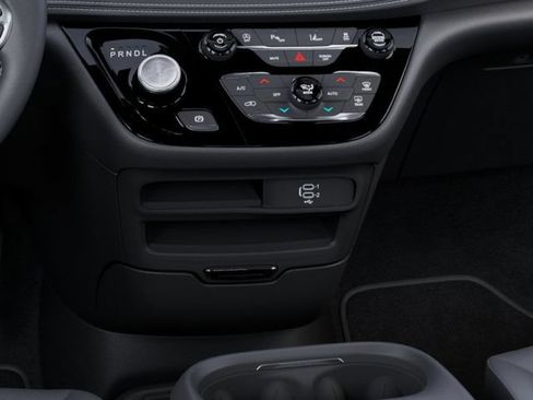 New 2026 Chrysler Pacifica Select FWD image 25